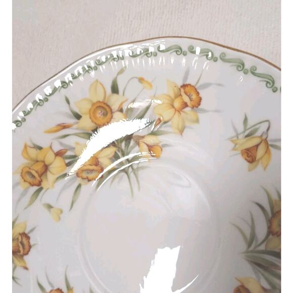 VNTG Queen’s March Daffodil Saucer White Fine Bone China Yellow Floral Dainty - Picture 8 of 15